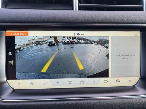 Used 2017 Land Rover Range Rover Sport SE image 27