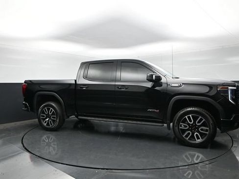 Used 2024 GMC Sierra 1500 AT4 w/ Technology Package AWD/4WD image 6
