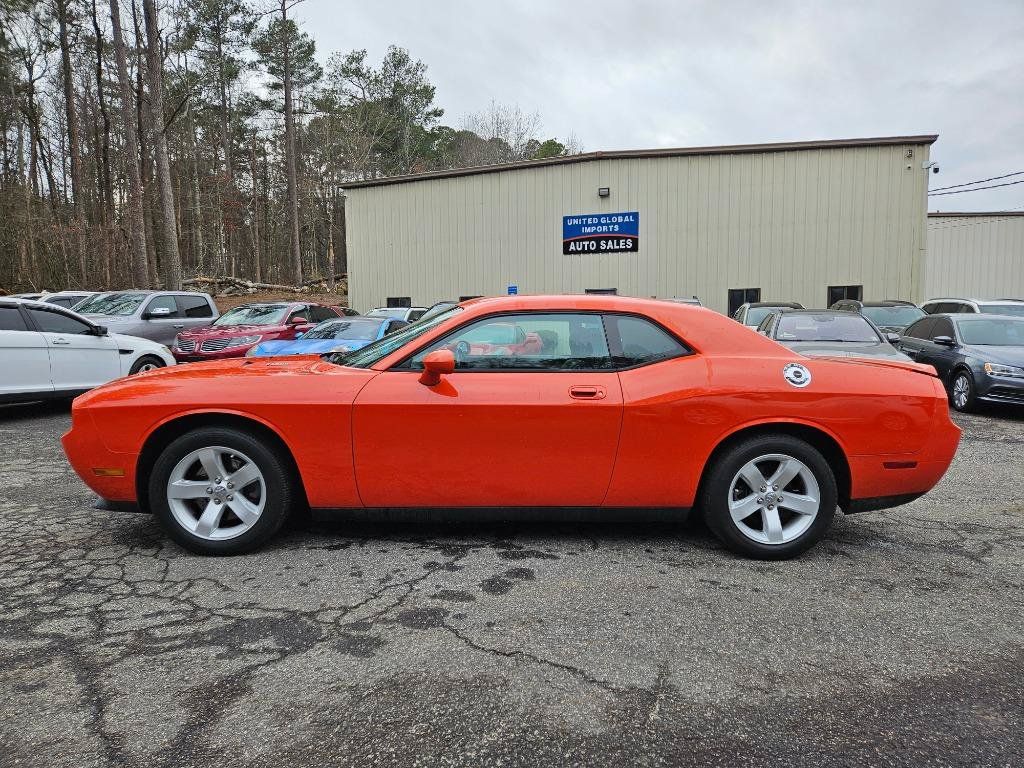 Used 2010 Dodge Challenger R/T RWD image 6