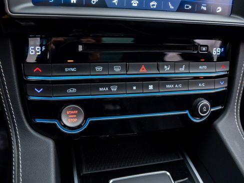 Used 2020 Jaguar F-PACE S image 19