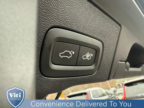 Certified 2023 Volvo XC60 B5 Plus AWD/4WD image 25