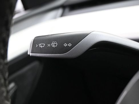 Used 2023 Tesla Model Y Performance AWD/4WD image 19