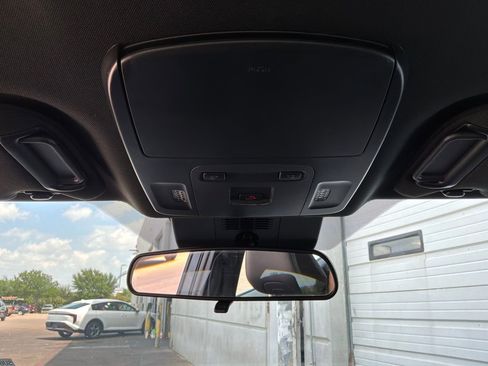 Used 2025 Toyota Camry SE FWD image 16