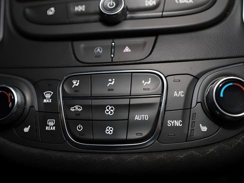 Used 2023 Chevrolet Malibu LT image 42