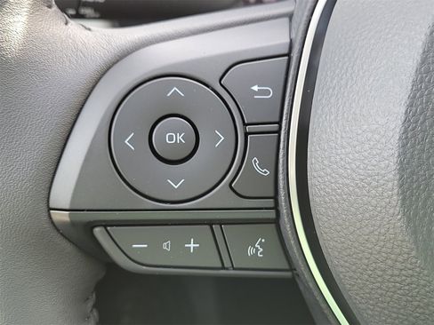 Used 2025 Toyota RAV4 XLE image 23