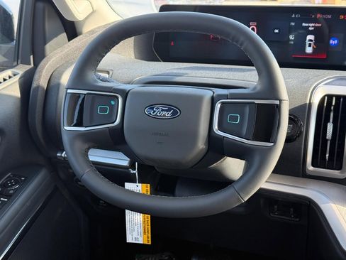 New 2026 Ford Expedition Active image 9