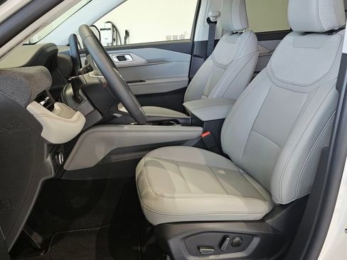 New 2025 Ford Explorer Active w/ Active Comfort Package image 10