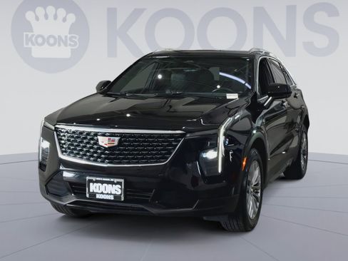 Used 2024 Cadillac XT4 Premium Luxury image 5