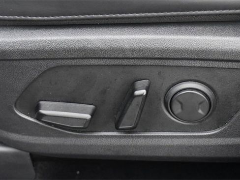 Certified 2025 Kia Sorento EX image 22