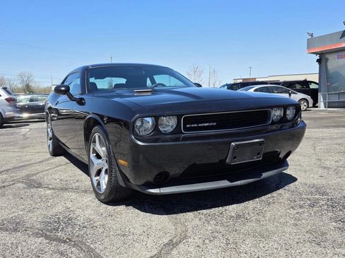 Used 2011 Dodge Challenger RWD image 7