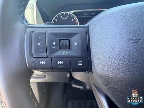 Used 2025 Nissan Rogue SV AWD/4WD image 21