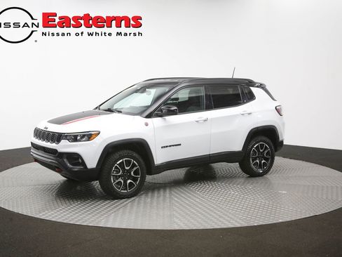 Used 2025 Jeep Compass Trailhawk w/ Trailer Tow Group AWD/4WD image 55