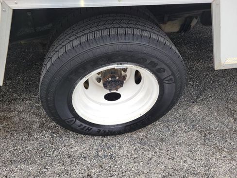 Used 2022 Ford E-350 and Econoline 350 Super Duty image 5