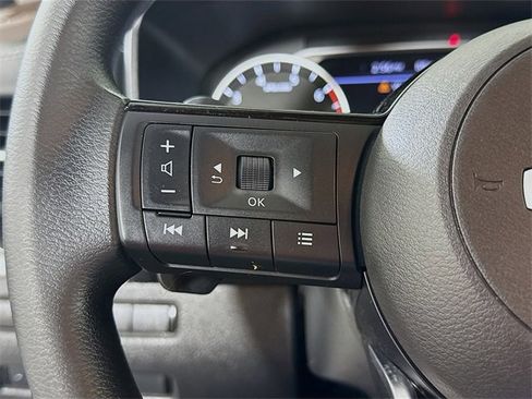 Certified 2021 Nissan Rogue SV image 13