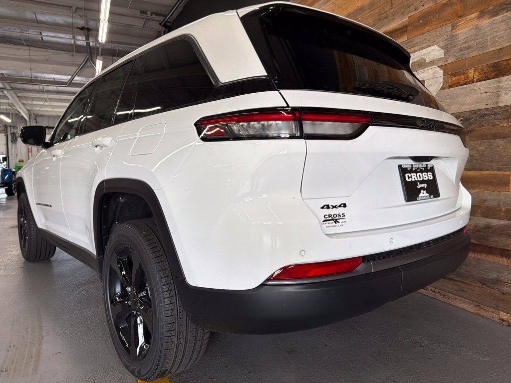 New 2026 Jeep Grand Cherokee Limited w/ Limited Altitude Package AWD/4WD image 23