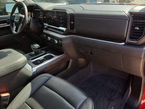 Used 2024 GMC Sierra 1500 SLT AWD/4WD image 29