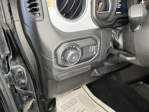 Used 2024 Jeep Wrangler Sahara image 14