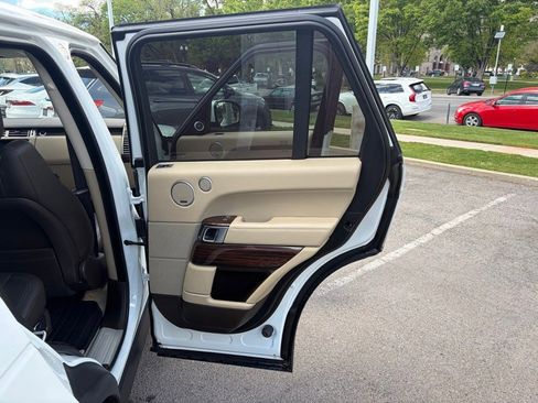 Used 2015 Land Rover Range Rover Supercharged image 13