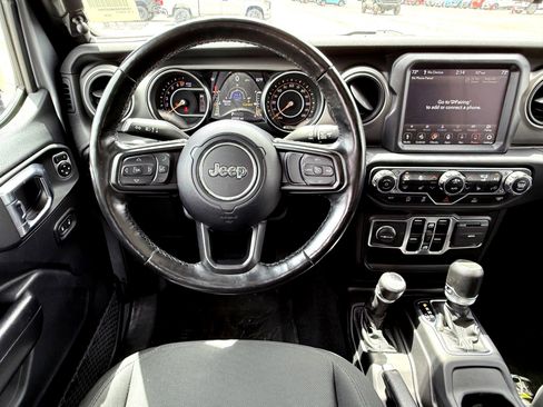 Used 2021 Jeep Gladiator Sport AWD/4WD image 27
