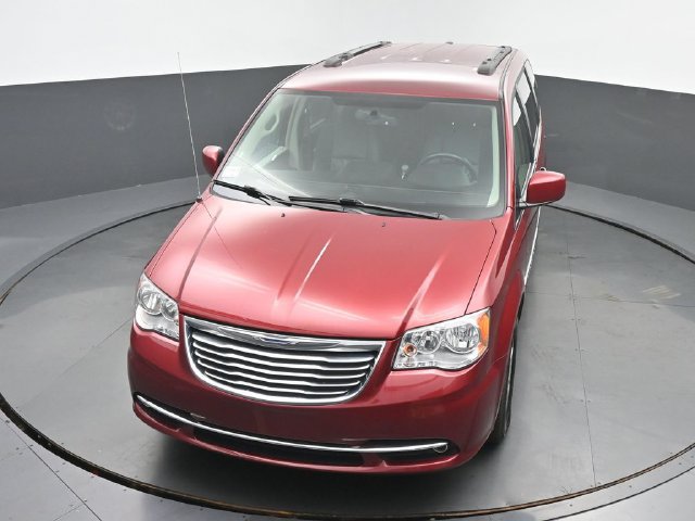 Used 2016 Chrysler Town & Country Touring w/ Driver Convenience Group FWD image 36