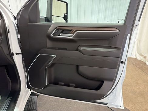 Certified 2022 Chevrolet Silverado 1500 RST w/ Max Trailering Package AWD/4WD image 22