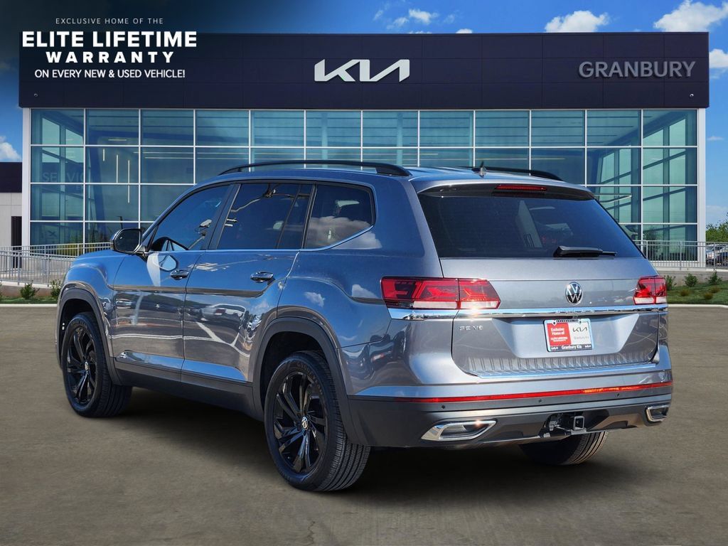 Used 2023 Volkswagen Atlas SE w/ Panoramic Sunroof Package FWD image 4
