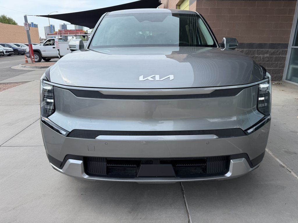 Used 2024 Kia EV9 Light RWD image 10