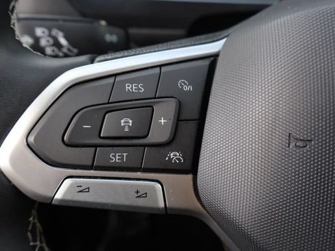 Certified 2023 Volkswagen Tiguan SE FWD image 23