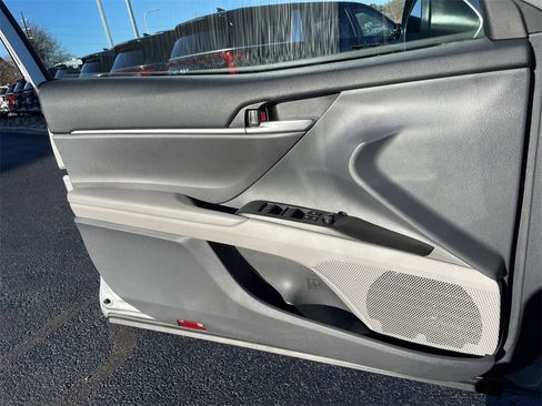 Used 2023 Toyota Camry LE image 18