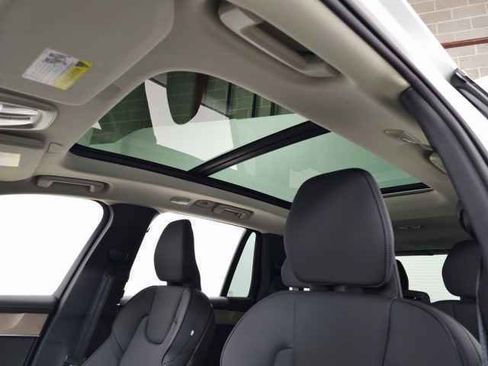 Certified 2025 Volvo XC90 B6 Plus image 20