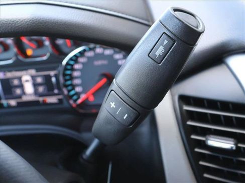 Used 2019 Chevrolet Tahoe LT w/ Off-Road Package AWD/4WD image 18