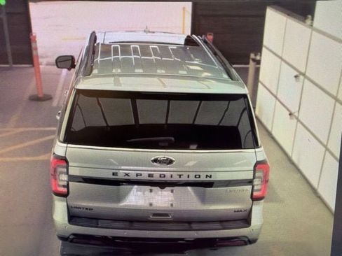 Used 2024 Ford Expedition Max Limited AWD/4WD image 11