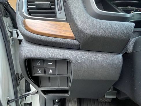 Used 2017 Honda CR-V Touring image 12