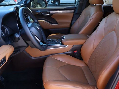 Used 2022 Toyota Highlander Platinum image 20