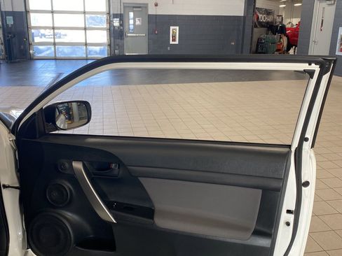 Used 2015 Scion tC image 21