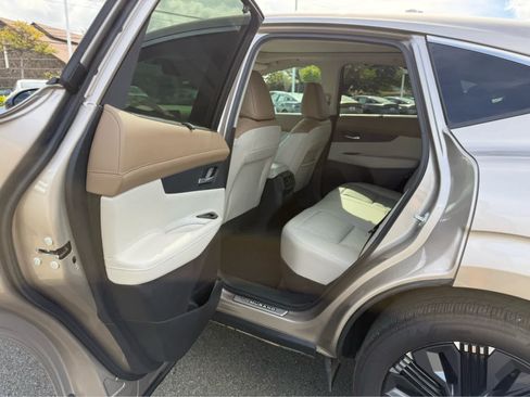Used 2025 Nissan Murano Platinum w/ Cargo Package AWD/4WD image 9