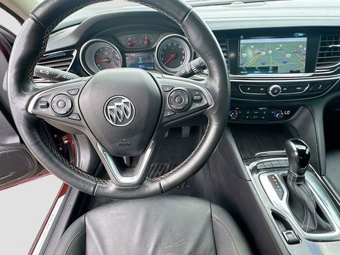 Used 2018 Buick Regal Essence w/ Driver Confidence Package #1 FWD image 12