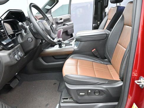 Used 2023 Chevrolet Silverado 1500 High Country w/ Technology Package AWD/4WD image 13