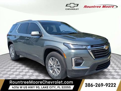Used 2023 Chevrolet Traverse LT FWD image 1