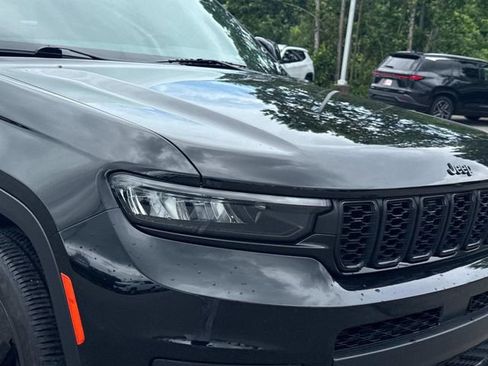 Used 2025 Jeep Grand Cherokee L Altitude AWD/4WD image 10