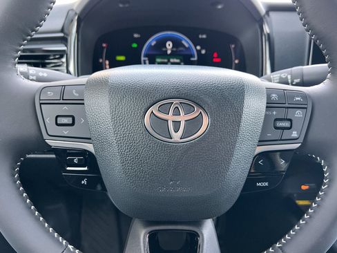 New 2026 Toyota Camry SE FWD image 19