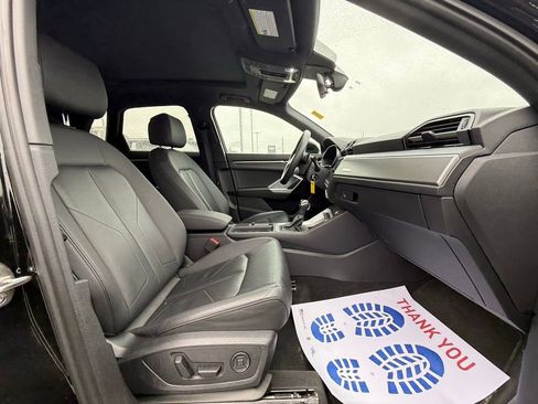 Used 2025 Audi Q3 2.0T Premium image 34