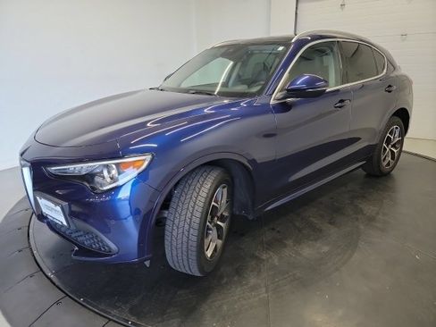 Used 2021 Alfa Romeo Stelvio Ti AWD/4WD image 3