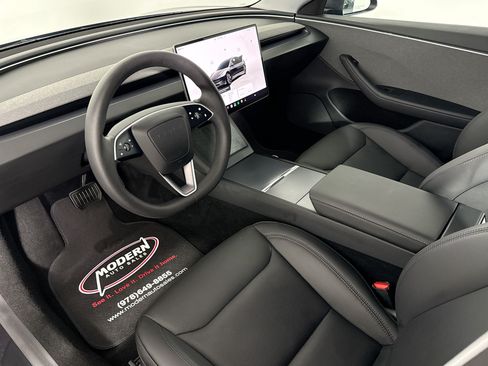 Used 2024 Tesla Model 3 Standard Range RWD image 38