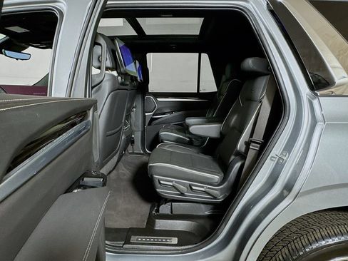 Certified 2025 Cadillac Escalade Premium Luxury AWD/4WD image 24