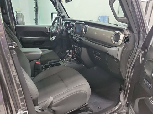 Certified 2022 Jeep Wrangler Unlimited Sahara AWD/4WD image 14