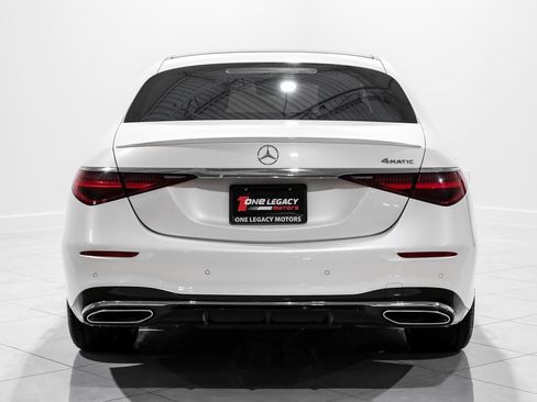 Used 2022 Mercedes-Benz S 500 4MATIC w/ AMG Line Package image 9