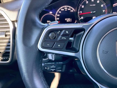 Used 2021 Porsche Cayenne image 23