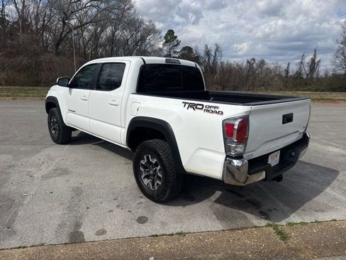 Used 2023 Toyota Tacoma TRD Off-Road image 5