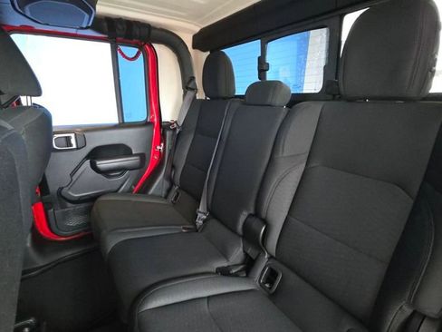Used 2021 Jeep Gladiator Willys image 18